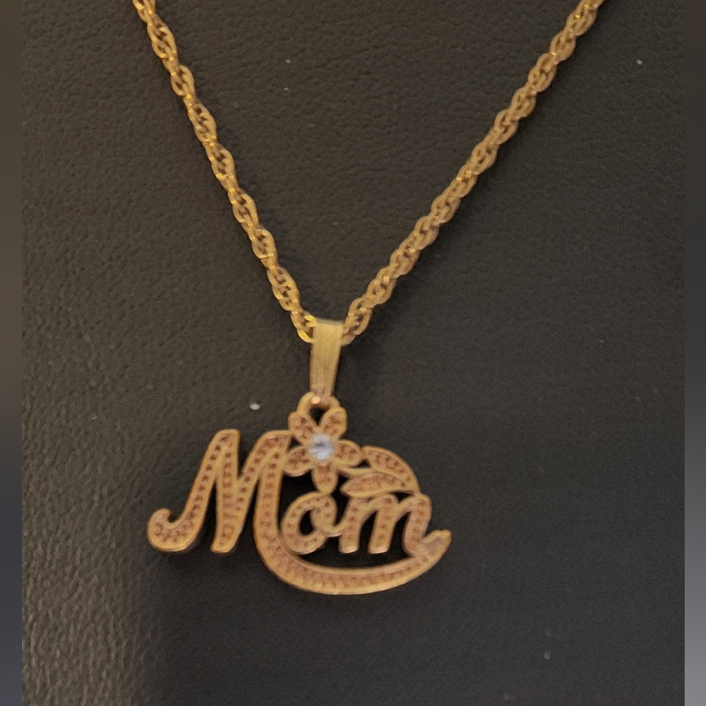 Avon “Mom” Pendant Necklace with Flower Accent